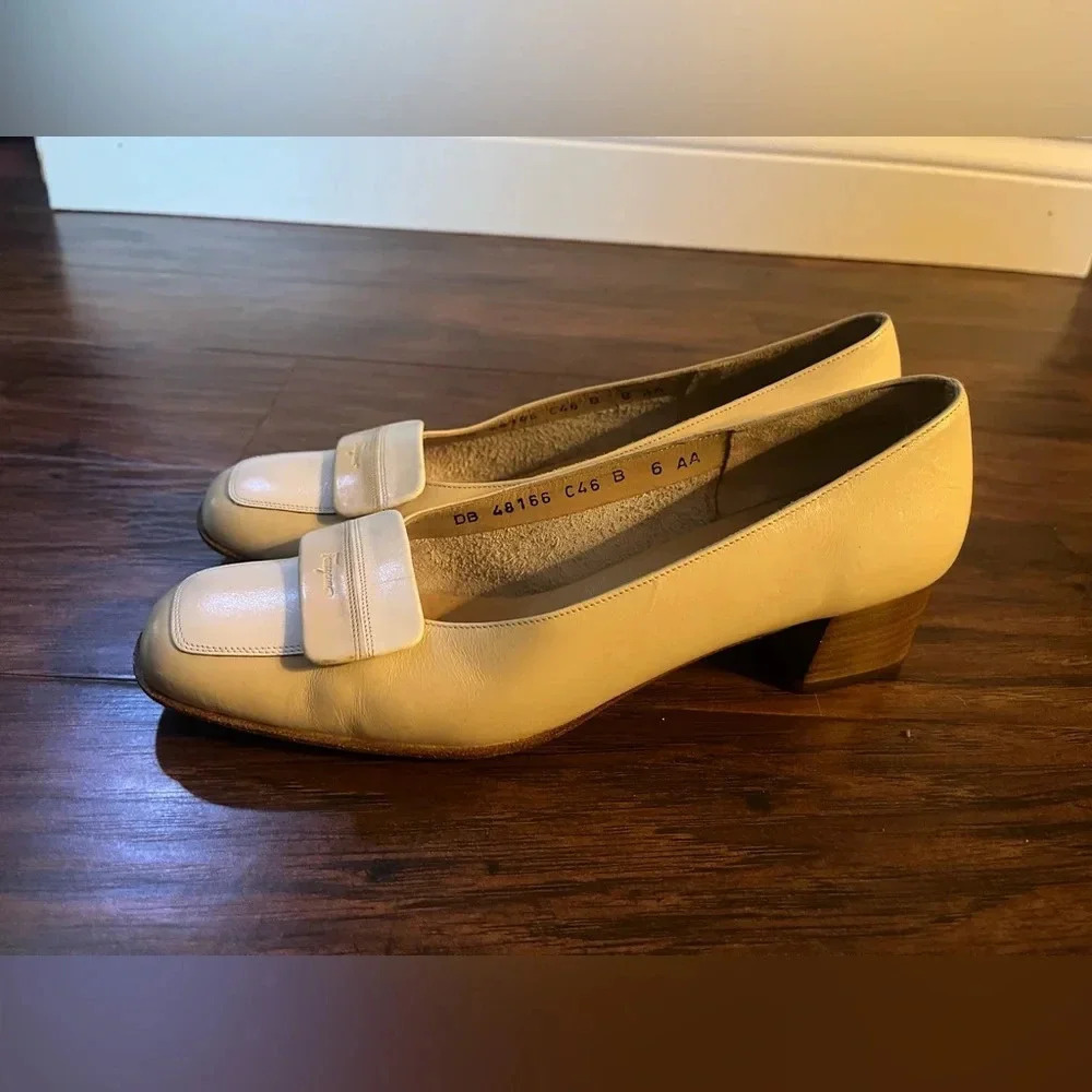 Salvatore Ferragamo Dress Shoes-Tan and white, low heel- Fancy Size 6 - Picture 3 of 13
